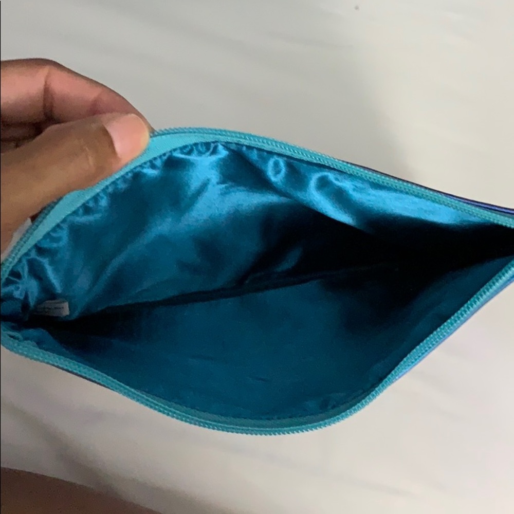 Hello Gorgeous Makeup Case - Picture 2 of 3